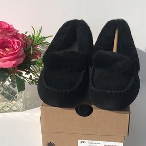 UGG Dakota Spill Seam
